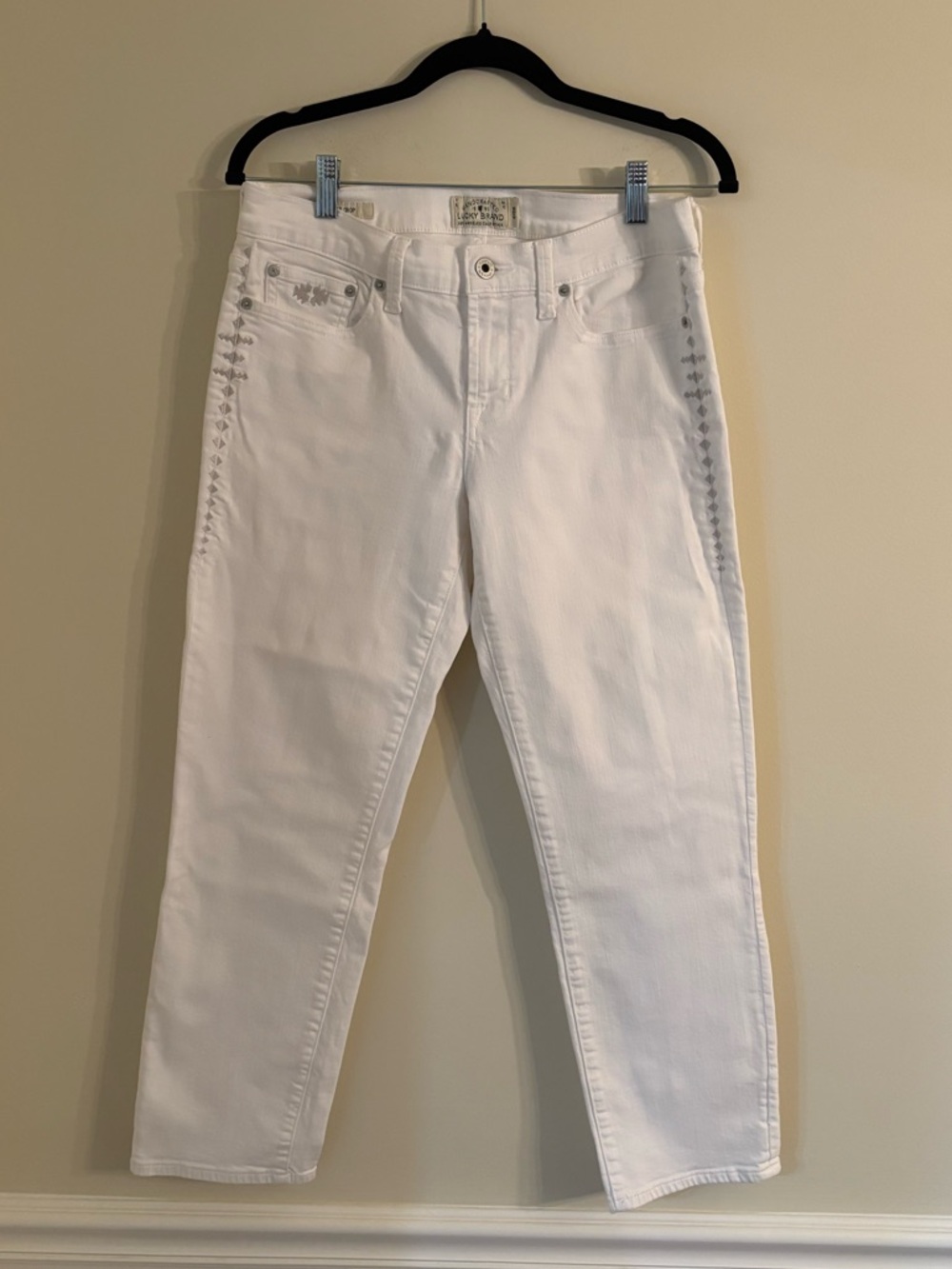 Lucky Brand White Sweet Crop Jeans with Embroidered Detail Size 6